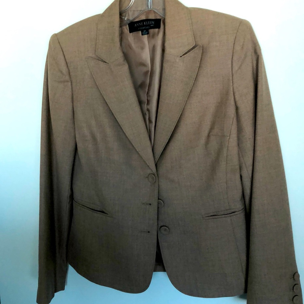 Anne Klein single breasted tan blazer